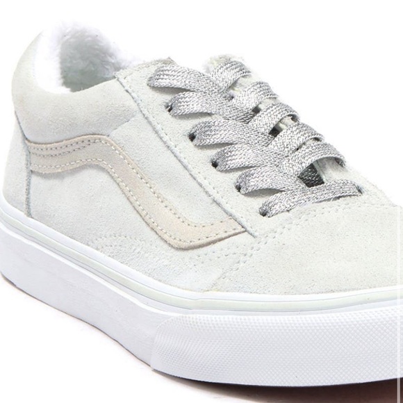 Vans Shoes - NWT Vans Old School Faux Shearling Lined Sneakers